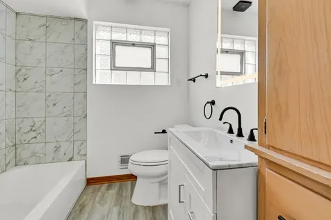 8242 South Damen Avenue Chicago IL 60620