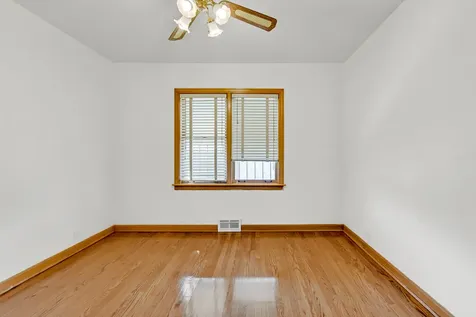8242 South Damen Avenue Chicago IL 60620