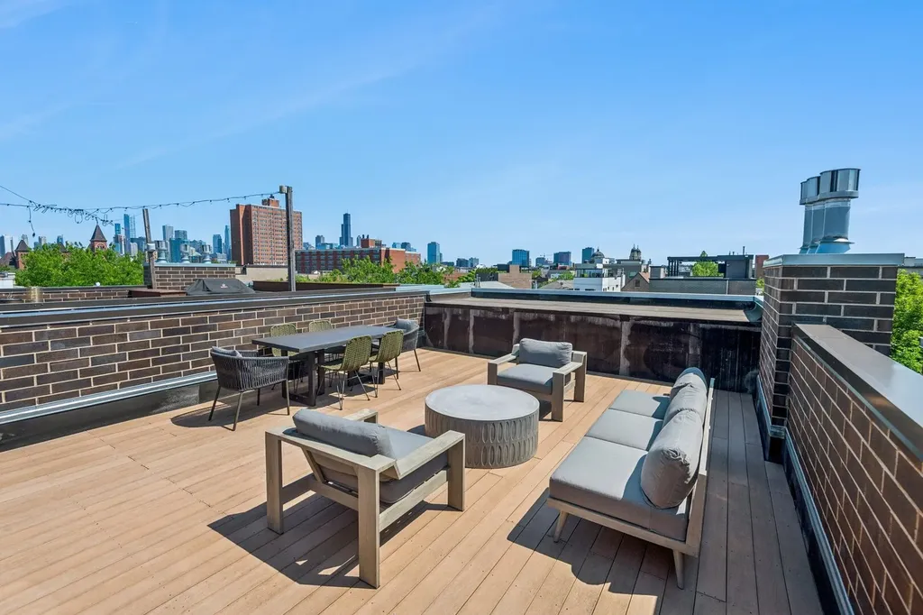 1536 West Walton Street Chicago IL 60642
