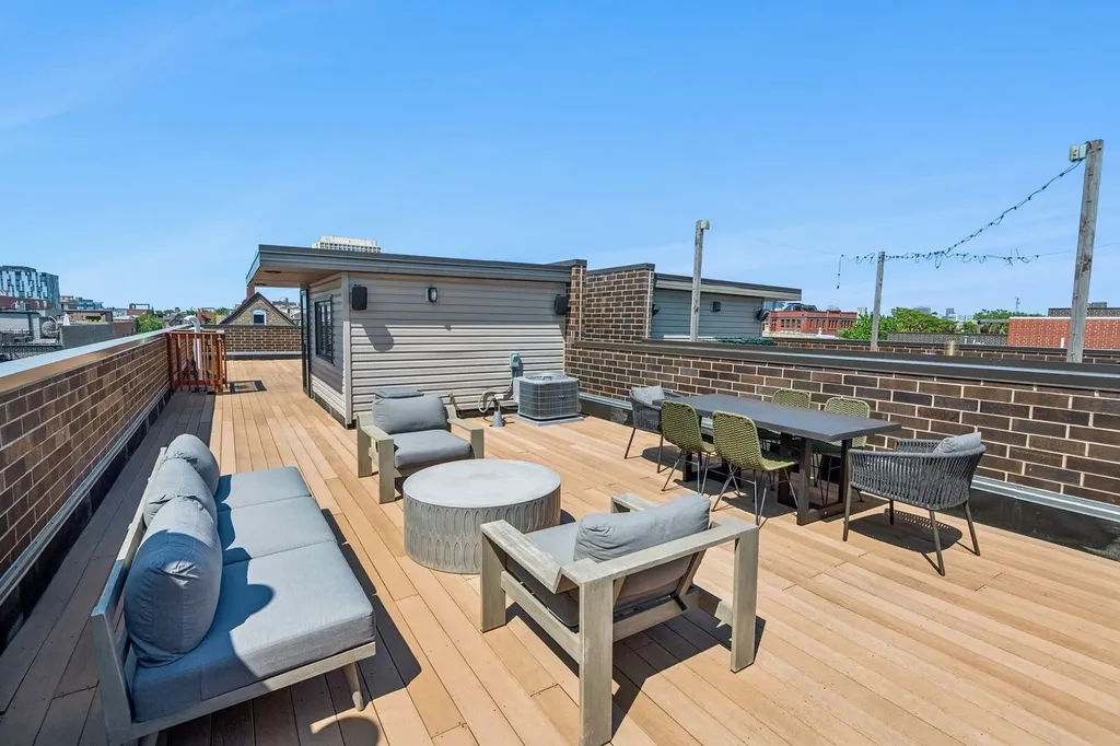 1536 West Walton Street Chicago IL 60642