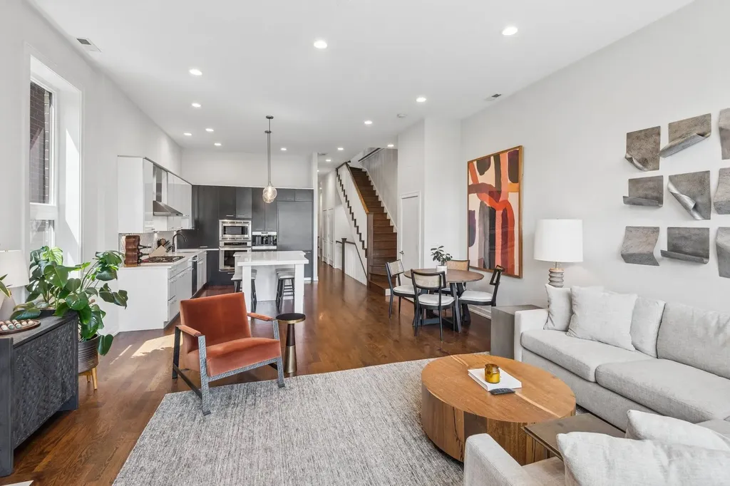 1536 West Walton Street Chicago IL 60642
