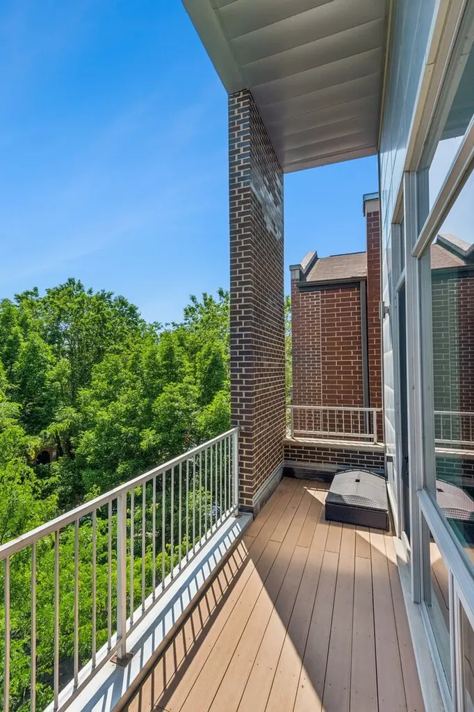 1536 West Walton Street Chicago IL 60642
