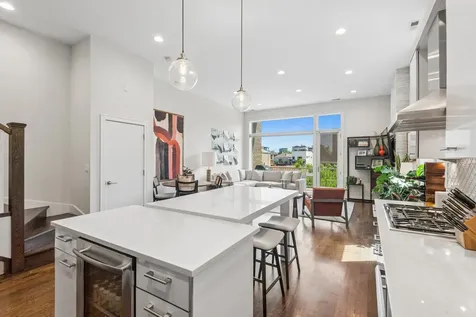 1536 West Walton Street Chicago IL 60642