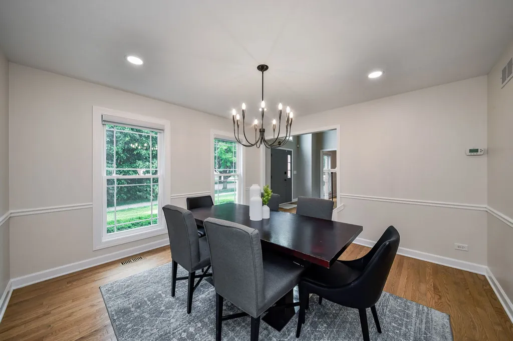 352 Millcreek Lane Naperville IL 60540