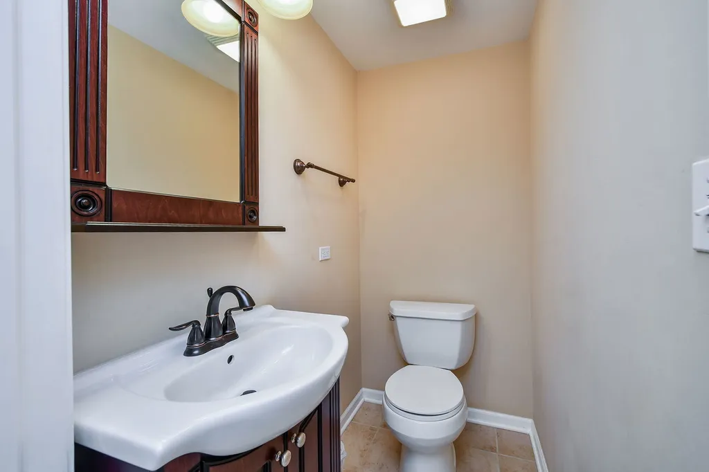 352 Millcreek Lane Naperville IL 60540