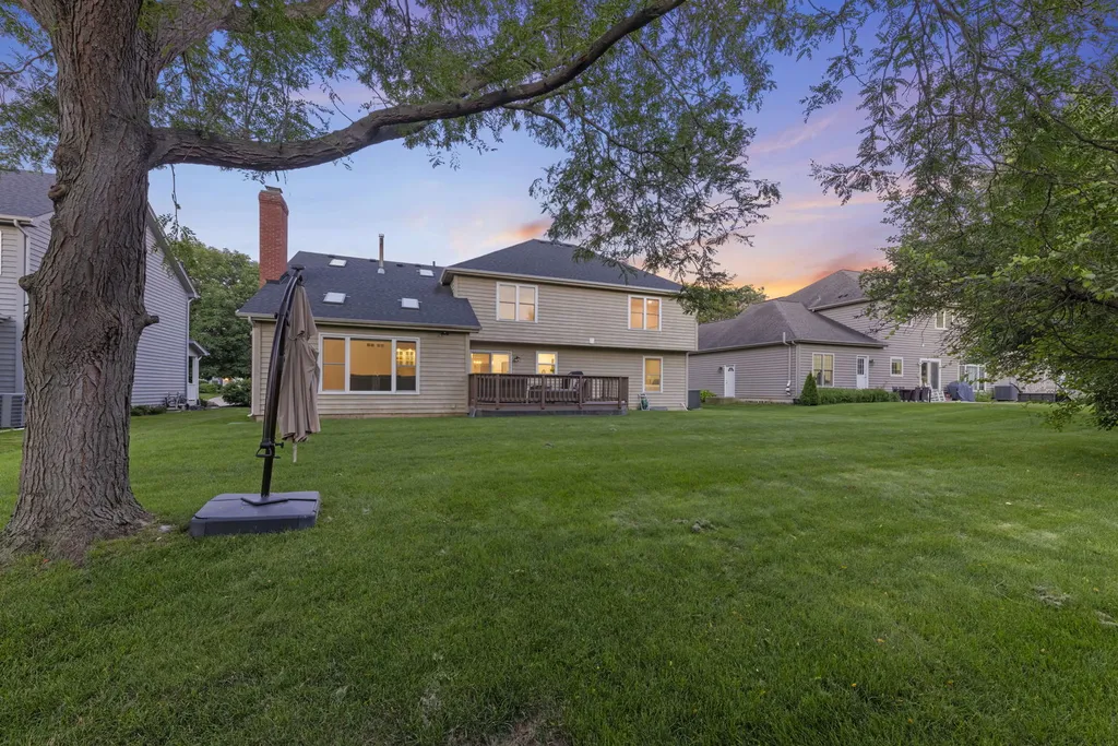 352 Millcreek Lane Naperville IL 60540