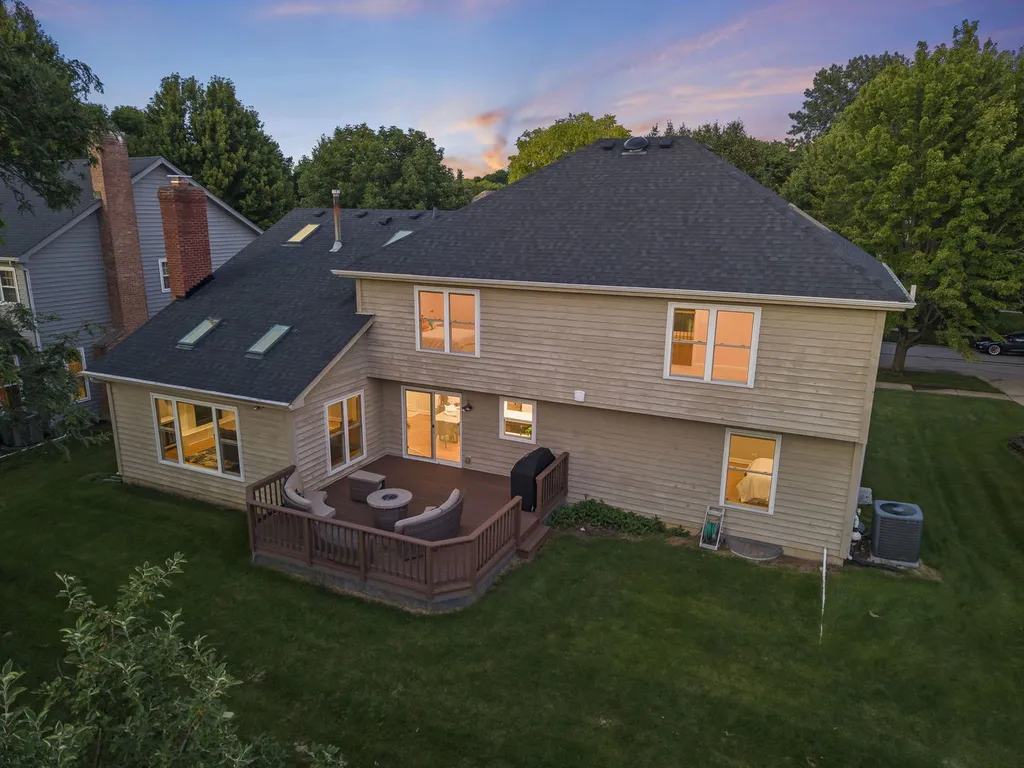 352 Millcreek Lane Naperville IL 60540