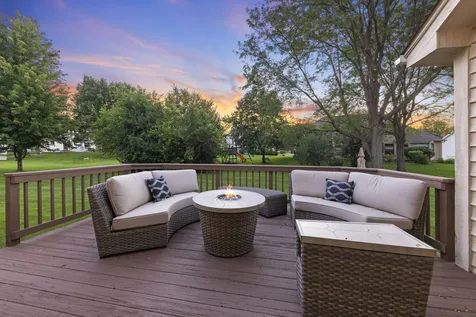 352 Millcreek Lane Naperville IL 60540