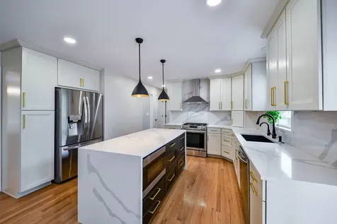 352 Millcreek Lane Naperville IL 60540