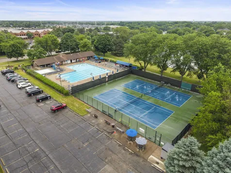 352 Millcreek Lane Naperville IL 60540
