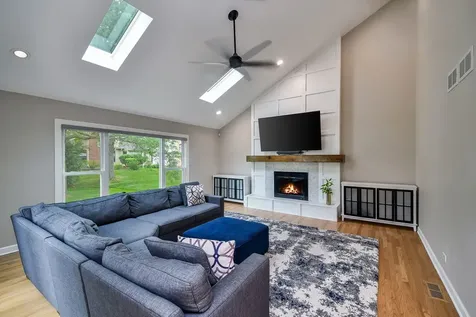 352 Millcreek Lane Naperville IL 60540
