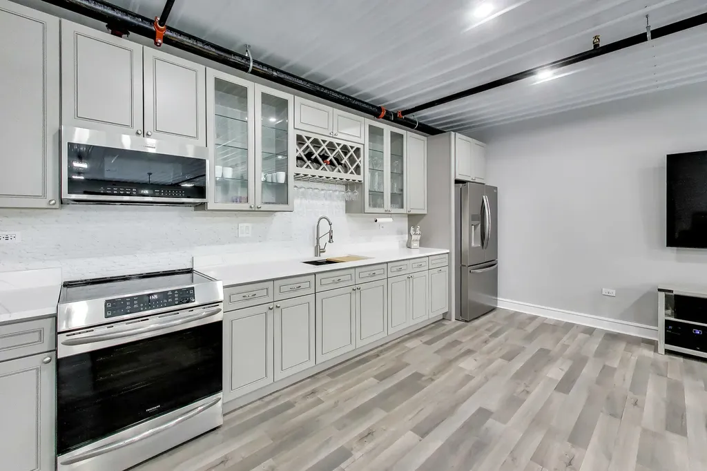 2112 Ferry Road Naperville IL 60563