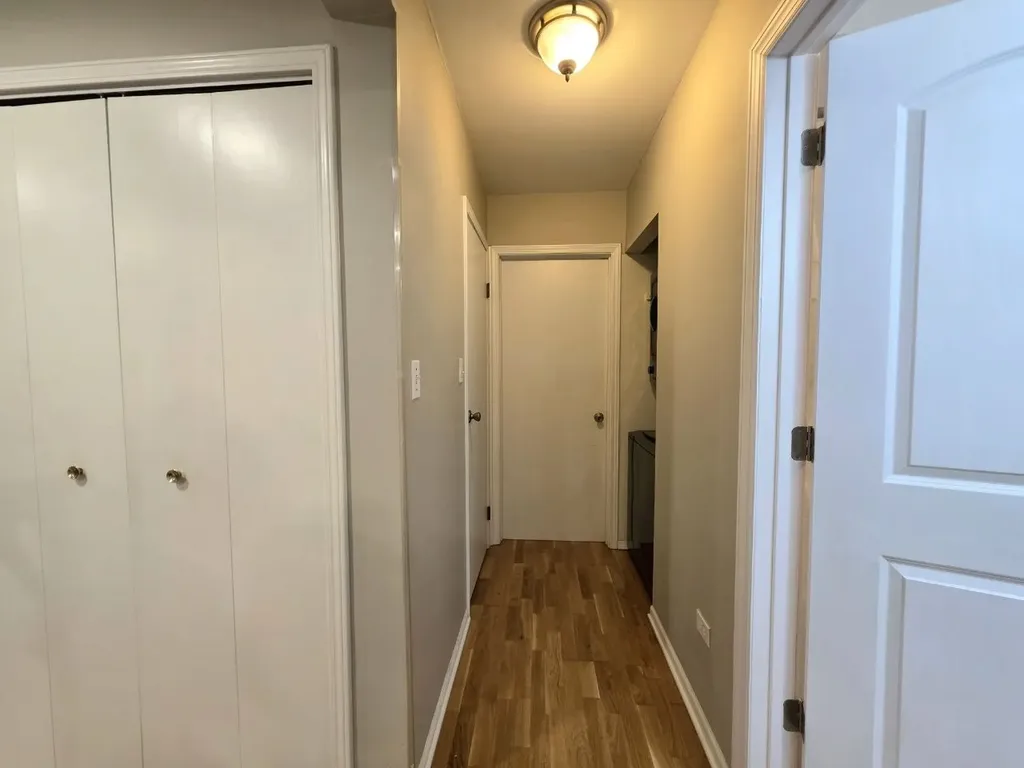 5139 North East River Road Chicago IL 60656
