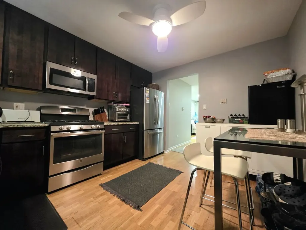 5139 North East River Road Chicago IL 60656