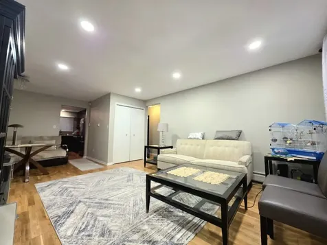 5139 North East River Road Chicago IL 60656