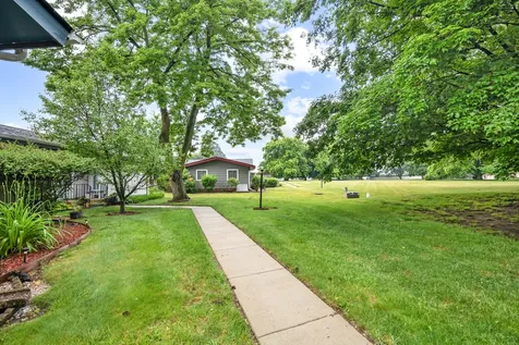 907 Royal Drive Mchenry IL 60050