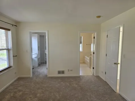 211 Valley View Drive St. Charles IL 60175