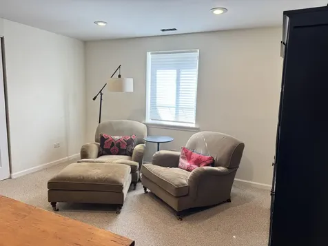 211 Valley View Drive St. Charles IL 60175