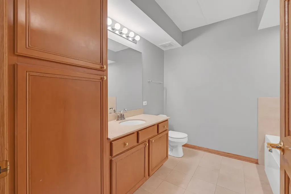 8747 West Bryn Mawr Avenue Chicago IL 60631