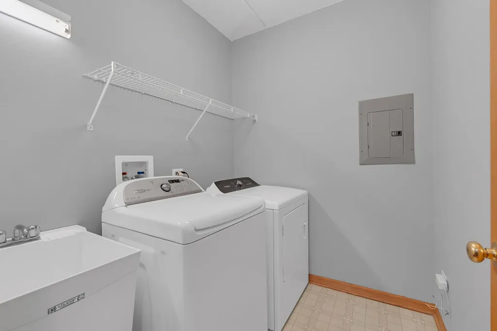 8747 West Bryn Mawr Avenue Chicago IL 60631