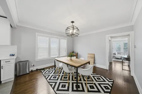6126 West Roscoe Street Chicago IL 60634