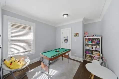 6126 West Roscoe Street Chicago IL 60634