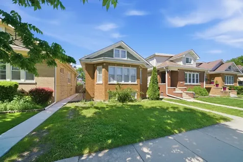 6126 West Roscoe Street Chicago IL 60634