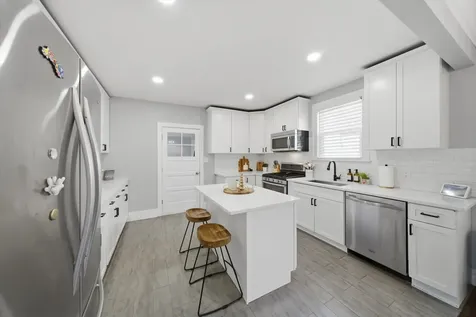 6126 West Roscoe Street Chicago IL 60634