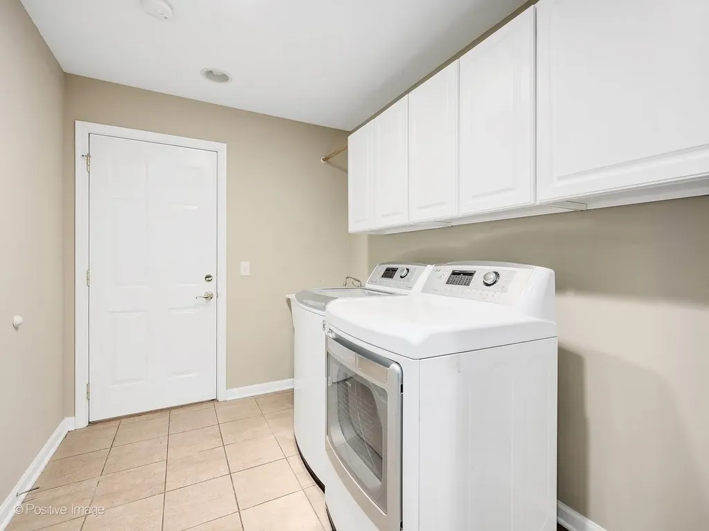 2S560 Seneca Drive Wheaton IL 60189