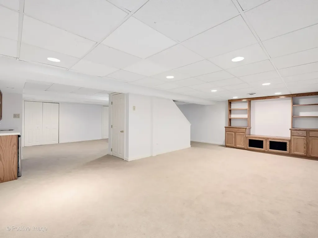 2S560 Seneca Drive Wheaton IL 60189