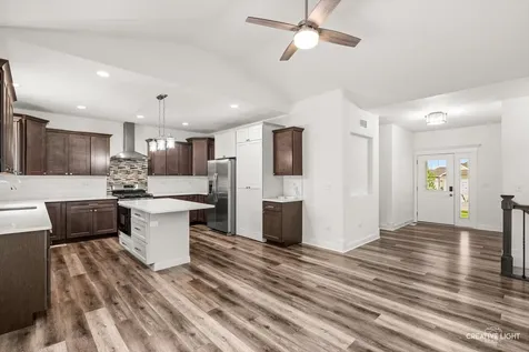 20929 Lakewoods Lane Shorewood IL 60404