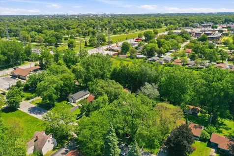 1235 River Drive Calumet City IL 60409