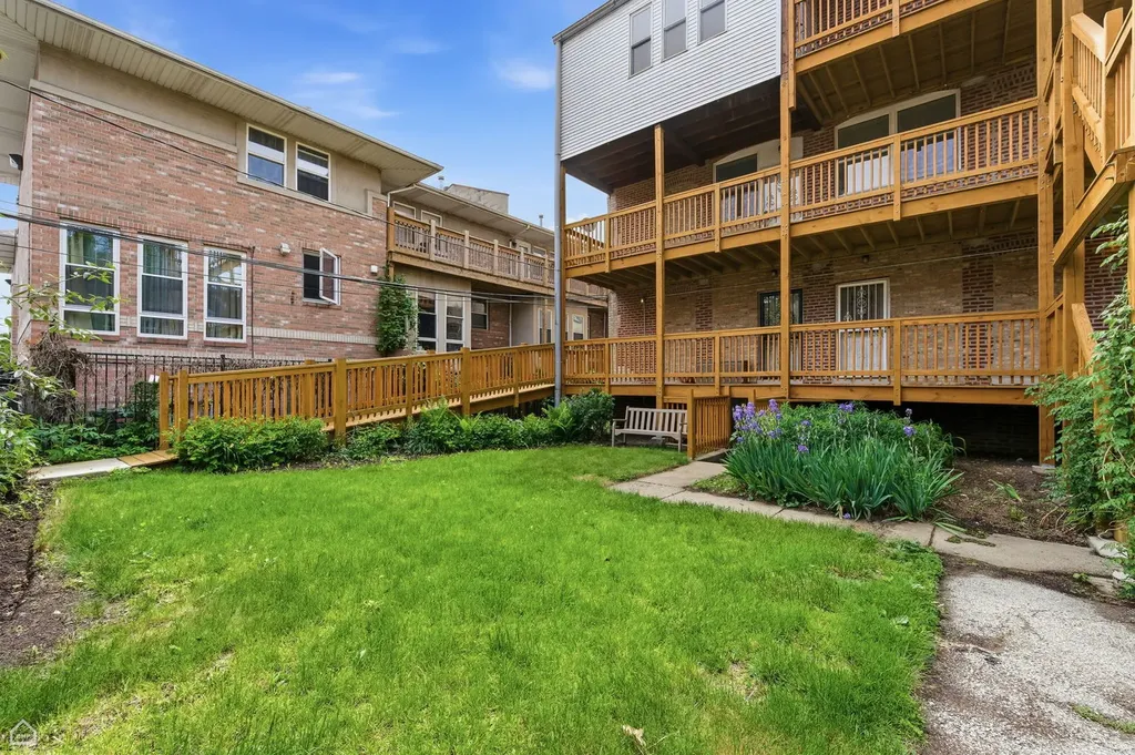6123 South Woodlawn Avenue Chicago IL 60637