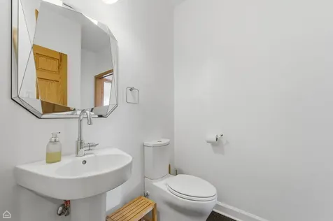 6123 South Woodlawn Avenue Chicago IL 60637