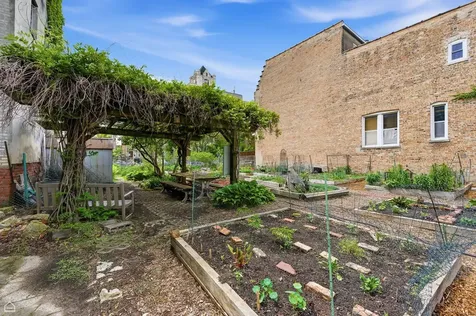 6123 South Woodlawn Avenue Chicago IL 60637