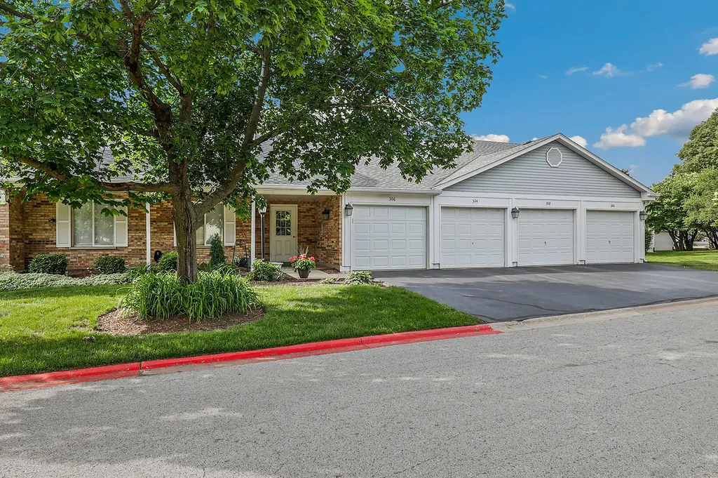 304 Windstream Court Aurora IL 60504