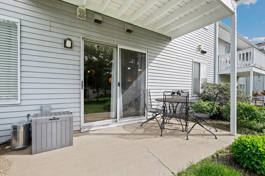304 Windstream Court Aurora IL 60504