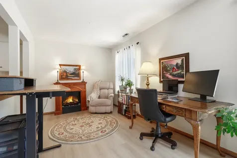 304 Windstream Court Aurora IL 60504