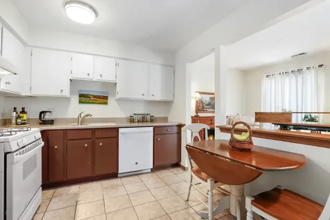 304 Windstream Court Aurora IL 60504