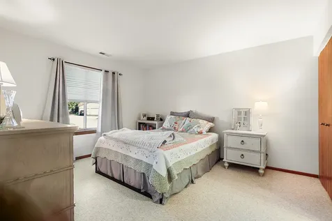 304 Windstream Court Aurora IL 60504