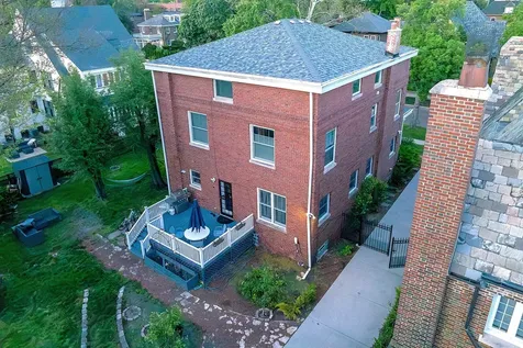 6910 South Euclid Avenue Chicago IL 60649