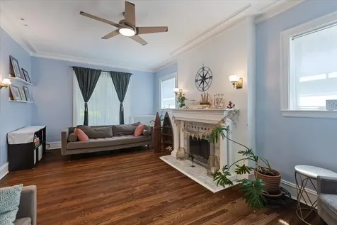 6910 South Euclid Avenue Chicago IL 60649