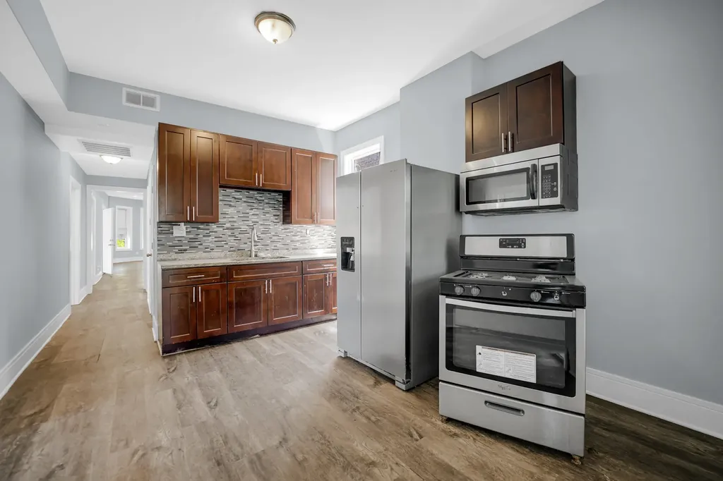 5718 South Sangamon Street Chicago IL 60621