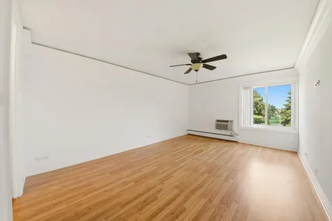 16 East Old Willow Road Prospect Heights IL 60070