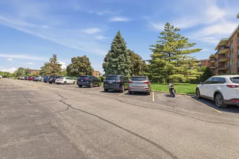 16 East Old Willow Road Prospect Heights IL 60070