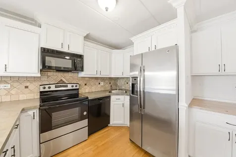 16 East Old Willow Road Prospect Heights IL 60070