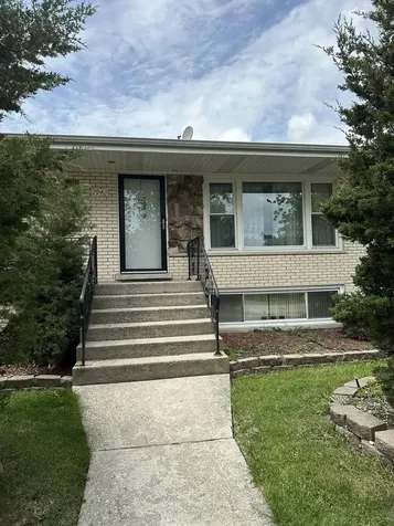 7942 Nagle Avenue Burbank IL 60459
