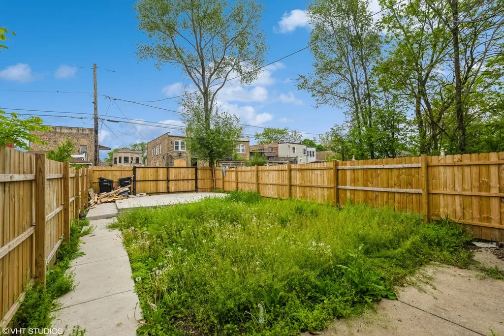 1002 North Avers Avenue Chicago IL 60651