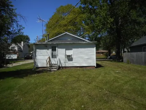 121 Lakewood Avenue Crystal Lake IL 60014