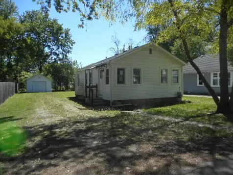 121 Lakewood Avenue Crystal Lake IL 60014